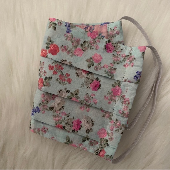 LoveShackFancy x Target Floral Face Mask w/ Pocket - Picture 7 of 9